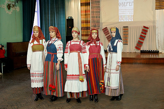 «Леденгские шерстянухи» Елены Сысоевой стали лучшим этнографическим костюмом на фестивале в Котласе